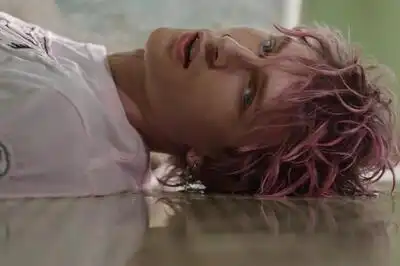 скачать клип Machine Gun Kelly ft. glaive - more than life