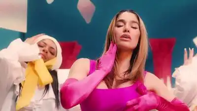 Скачать клип