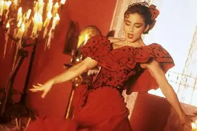 скачать клип Madonna - La Isla Bonita