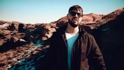 скачать клип Kamazz - Я Живой