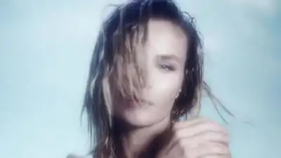 скачать клип Полина Гагарина - Вода