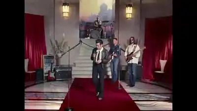 скачать клип The 1975 - Happiness