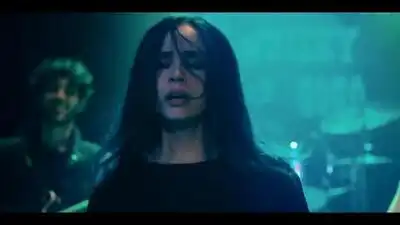 скачать клип Sofia Carson - I Hate the Way