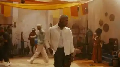 скачать клип Chris Brown - Call Me Every Day