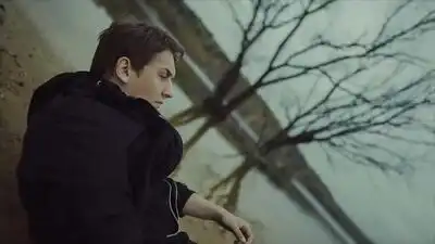 скачать клип Rickey F - Free Fall