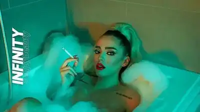 Скачать клип