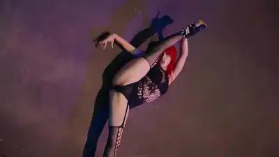 скачать клип RAYE - ESCAPISM