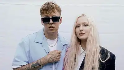 скачать клип MARKUL and Тося Чайкина - Стрелы