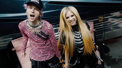 скачать клип Avril Lavigne - Bois Lie