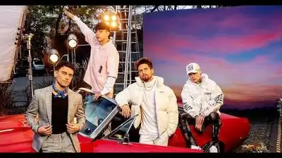 Скачать клип