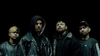 скачать клип Apashe - Gasoline