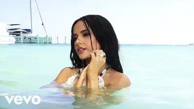 скачать клип Becky G - Arranca