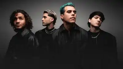 скачать клип CNCO - La Ultima Cancion