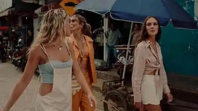 скачать клип Juanes and Juan Luis Guerra - Cecilia