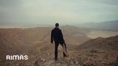 скачать клип Bad Bunny - WHERE SHE GOES