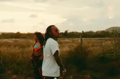 скачать клип Ozuna - Acuarela