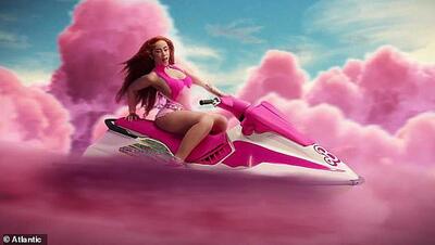 скачать клип Nicki Minaj and Ice Spice – Barbie World