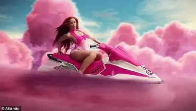 скачать клип Nicki Minaj and Ice Spice – Barbie World