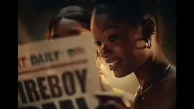 скачать клип Fireboy DML - YAWA