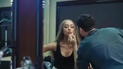 скачать клип Мари Краймбрери - Малая пой