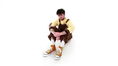 скачать клип Alex Warren - Give You Love