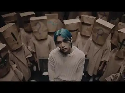 скачать клип Stray Kids - Social Path