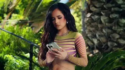 скачать клип Michael Brun and Anne-Marie and Becky G - Coming Your Way