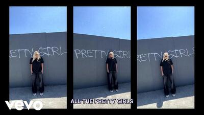 скачать клип Renee Rapp - Pretty Girls