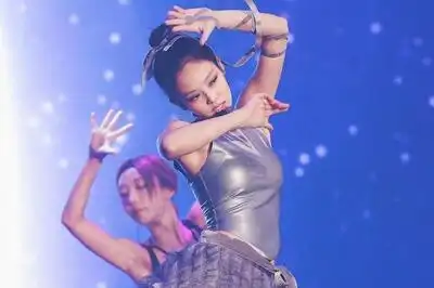 скачать клип JENNIE - You & Me