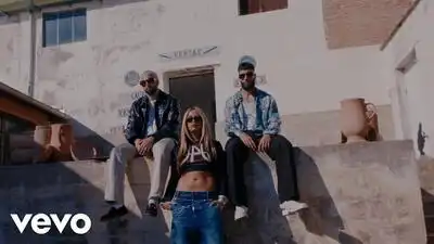 скачать клип Lola Indigo and Pepe y Vizio - DE PLASTILINA