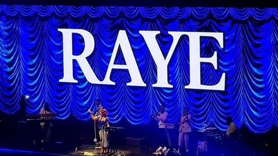 скачать клип RAYE - Oscar Winning Tears - Live