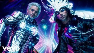 скачать клип PNAU and Empire Of The Sun - AEIOU