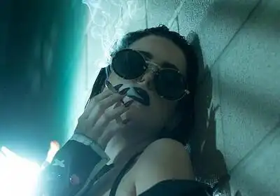 скачать клип Madalen Duke - How Villains Are Made