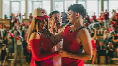 скачать клип Marics Peti ft. Radics Gigi - Szep Mosolyu Lany