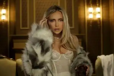 Скачать клип