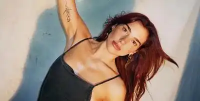 скачать клип Dua Lipa - Training Season