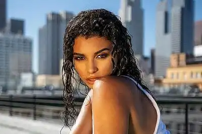 скачать клип Hannah Monds feat. Gangsta Boo - Big Momma