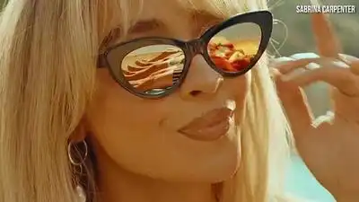 скачать клип Sabrina Carpenter - Espresso