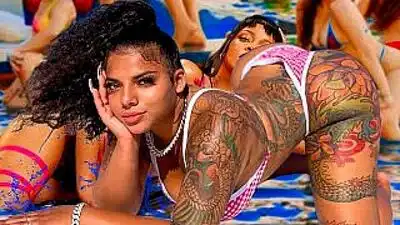 Скачать клип