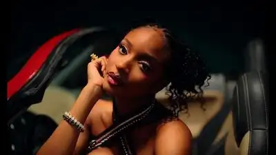 скачать клип Ayra Starr - Bad Vibes