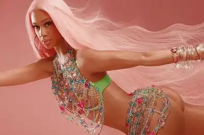 скачать клип Saweetie - NANi