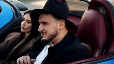 скачать клип Enrasta - Сеньорита