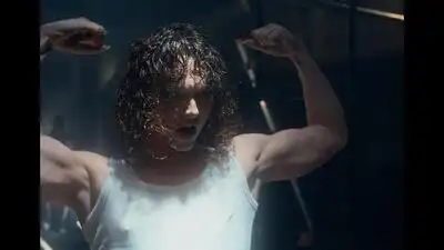 скачать клип Tove Lo and SG Lewis - Busy Girl