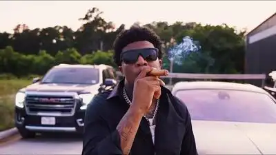 Скачать клип