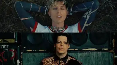 Скачать клип