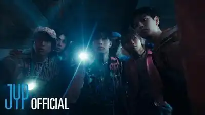 скачать клип Stray Kids - JJAM