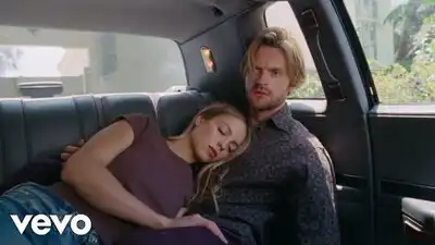 скачать клип FINNEAS - For Cryin Out Loud