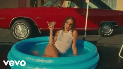 Скачать клип