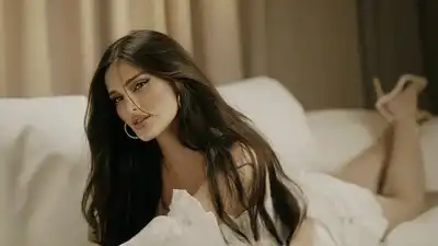 скачать клип Nelly Mes - Сердце