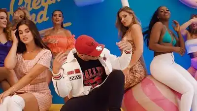 Скачать клип